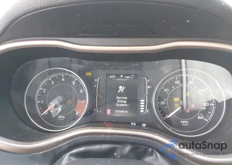 2014 Jeep Cherokee Latitude z USA, uszkodzony, nr VIN 1C4PJMCS7EW121919